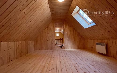 HAČAVA - KVALITNÁ NOVOSTAVBA 3 IZBOVÉHO RD V KRÁSNEJ PRÍRODE.