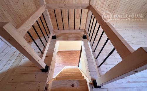 HAČAVA - KVALITNÁ NOVOSTAVBA 3 IZBOVÉHO RD V KRÁSNEJ PRÍRODE.