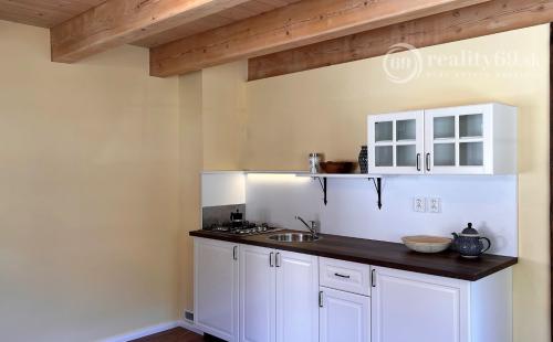 HAČAVA - KVALITNÁ NOVOSTAVBA 3 IZBOVÉHO RD V KRÁSNEJ PRÍRODE.