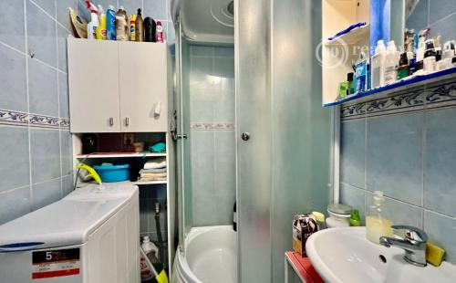 JAZERO - STÁLICOVÁ PEKNÝ 3 IZBOVÝ BYT 65 M2, PLASTOVÉ OKNÁ,  2 X LODŽIA, ZATEPLENÝ OBYTNÝ DOM.