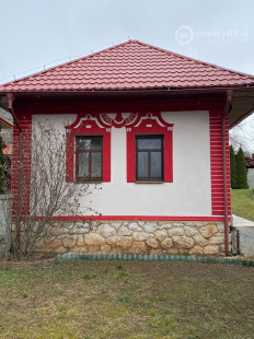 HRHOV - ROMANTICKÁ CHALUPA PRE NÁROČNÉHO KLIENTA, TENISOVÝ KURT, ALTÁNOK.