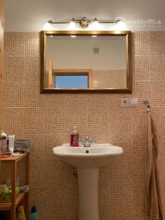 HRHOV - ROMANTICKÁ CHALUPA PRE NÁROČNÉHO KLIENTA, TENISOVÝ KURT, ALTÁNOK.