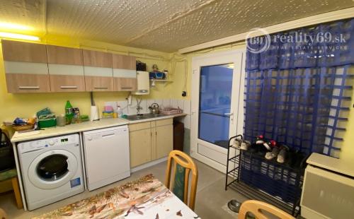 MAĎARSKO - JAZERO RAKACA PEKNÁ ZREKONŠTRUOVANÁ CHATA, GARÁŽ, ALTÁNOK