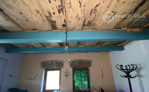 MAĎARSKO - MESZES 2 IZBOVÝ SEDLIACKY DOM S LETNOU KUCHYŇOU A PIVNICOU