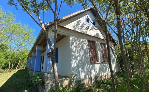 MAĎARSKO - MESZES 2 IZBOVÝ SEDLIACKY DOM S LETNOU KUCHYŇOU A PIVNICOU