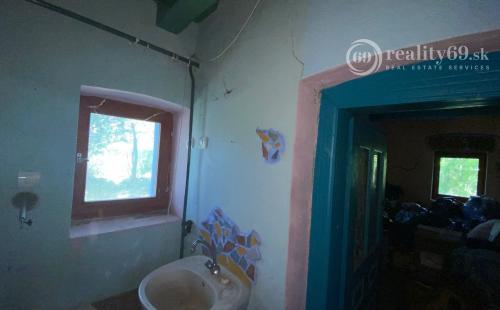 MAĎARSKO - MESZES 2 IZBOVÝ SEDLIACKY DOM S LETNOU KUCHYŇOU A PIVNICOU