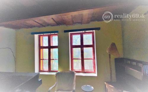 MAĎARSKO - MESZES 2 IZBOVÝ SEDLIACKY DOM S LETNOU KUCHYŇOU A PIVNICOU