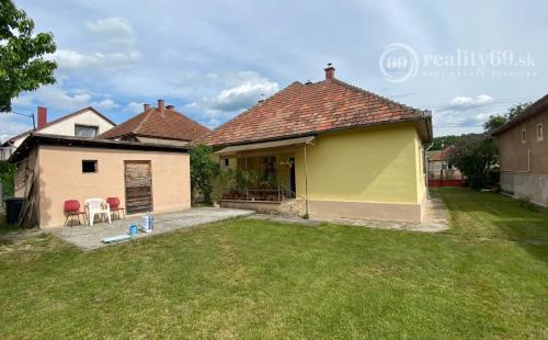 REZERVOVANÝ - MAĎARSKO - SZUHOGY PEKNÝ 3 IZBOVÝ RODINNÝ DOM S GARÁŽOU