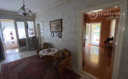 REZERVOVANÝ - MAĎARSKO - SZUHOGY PEKNÝ 3 IZBOVÝ RODINNÝ DOM S GARÁŽOU