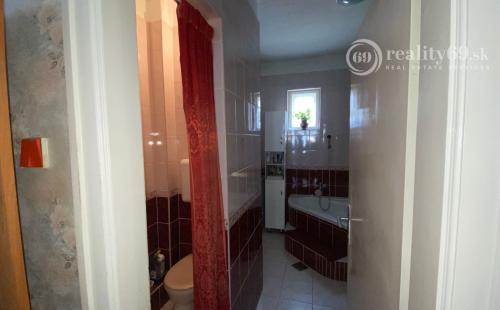 REZERVOVANÝ - MAĎARSKO - SZUHOGY PEKNÝ 3 IZBOVÝ RODINNÝ DOM S GARÁŽOU