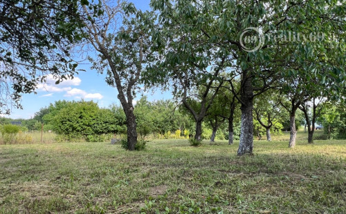 REZERVOVANÉ - ĎURĎOŠÍK - STAVEBNÝ POZEMOK 1020 M2, VODA NA POZEMKU, ELEKTRINA V DOSAHU, ODPAD ŽUMPA.