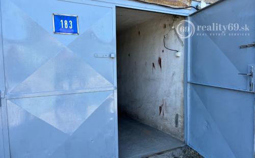 JUH - ŽELEZNÍKY - KRAKOVSKÁ  GARÁŽ 16 M2 - POZEMOK V OSOBNOM VLASTNÍCTVE.