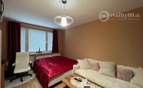 JAZERO - AZOVSKÁ -  1 IZBOVÝ BYT 42 M2, PO KOMPLETNEJ REKONŠTRUKCII.