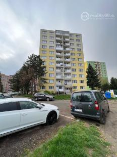 JAZERO - AZOVSKÁ -  1 IZBOVÝ BYT 42 M2, PO KOMPLETNEJ REKONŠTRUKCII.