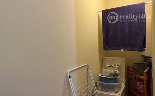 JAZERO - AZOVSKÁ -  1 IZBOVÝ BYT 42 M2, PO KOMPLETNEJ REKONŠTRUKCII.