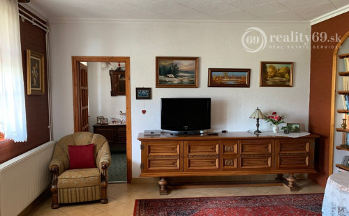 MAĎARSKO - CIGAND - PEKNÝ 3 IZBOVÝ POSCHODOVÝ RODINNÝ DOM