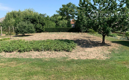 MAĎARSKO - CIGAND - PEKNÝ 3 IZBOVÝ POSCHODOVÝ RODINNÝ DOM