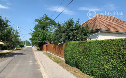 MAĎARSKO - CIGAND - PEKNÝ 3 IZBOVÝ POSCHODOVÝ RODINNÝ DOM