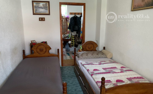 MAĎARSKO - CIGAND - PEKNÝ 3 IZBOVÝ POSCHODOVÝ RODINNÝ DOM