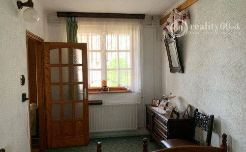 MAĎARSKO - CIGAND - PEKNÝ 3 IZBOVÝ POSCHODOVÝ RODINNÝ DOM