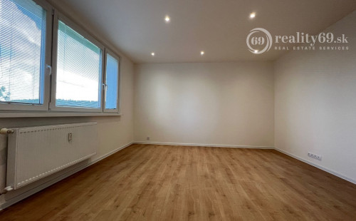 KVP - WURMOVA - 3 IZBOVÝ PO KOMPLETNEJ REKONŠTRUKCII 65 M2, LODŽIA.