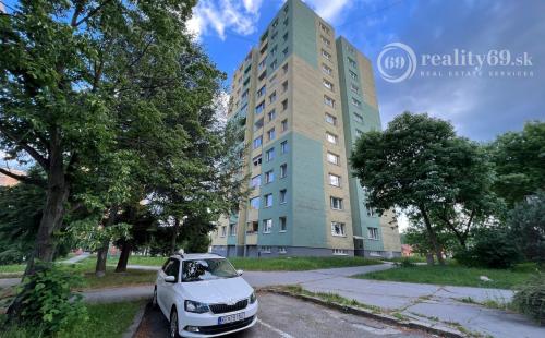 KVP - WURMOVA - 3 IZBOVÝ PO KOMPLETNEJ REKONŠTRUKCII 65 M2, LODŽIA.