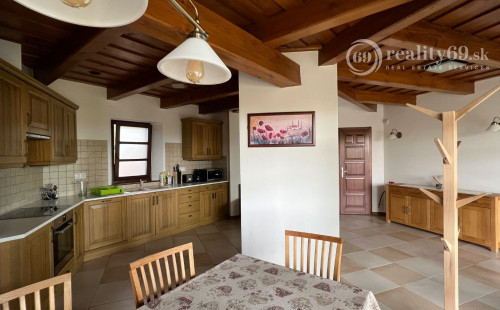 MAĎARSKO - MÁD - SUPER VILA - INVESTIČNÁ NEHNUTEĽNOSŤ V TOKAJSKEJ OBLASTI