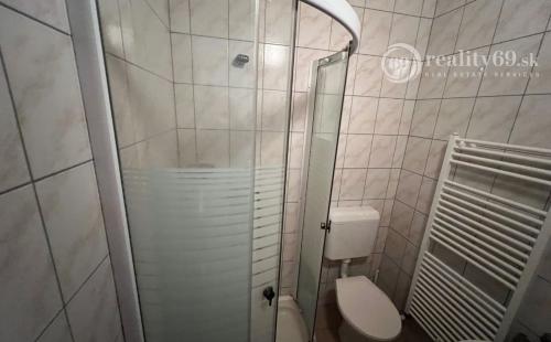 MAĎARSKO - MÁD  2 DOMY V TOP LOKALITE S VEĽKOU ZÁHRADOU