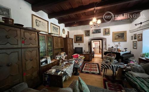 MAĎARSKO - MÁD  2 DOMY V TOP LOKALITE S VEĽKOU ZÁHRADOU