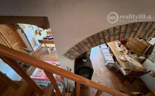 MAĎARSKO - MÁD  2 DOMY V TOP LOKALITE S VEĽKOU ZÁHRADOU