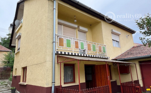 MAĎARSKO - MONOK POSCHODOVÝ RD V TOKAJSKEJ OBLASTI