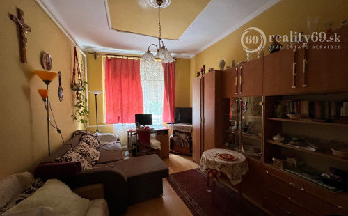 MAĎARSKO - MONOK POSCHODOVÝ RD V TOKAJSKEJ OBLASTI