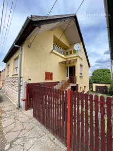 MAĎARSKO - MONOK POSCHODOVÝ RD V TOKAJSKEJ OBLASTI