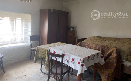 MAĎARSKO - FELSŐTELEKES 2 SEDLIACKE DOMY NA JEDNOM POZEMKU