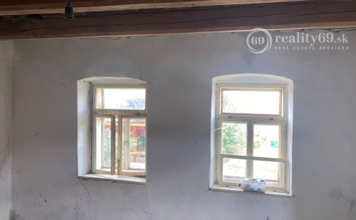 MAĎARSKO - FELSŐTELEKES 2 SEDLIACKE DOMY NA JEDNOM POZEMKU