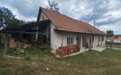 MAĎARSKO - FELSŐTELEKES 2 SEDLIACKE DOMY NA JEDNOM POZEMKU