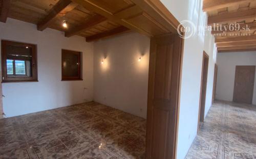 MAĎARSKO - SZENDRO PEKNÝ 5 IZBOVÝ RODINNÝ DOM S TERASOU A GARÁŽOU