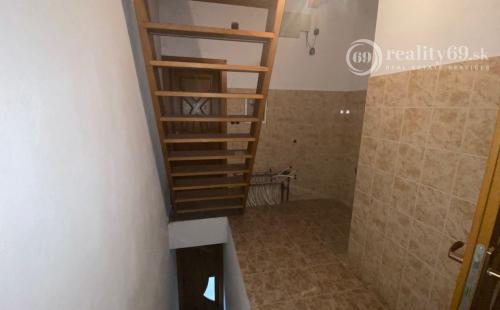 MAĎARSKO - SZENDRO PEKNÝ 5 IZBOVÝ RODINNÝ DOM S TERASOU A GARÁŽOU