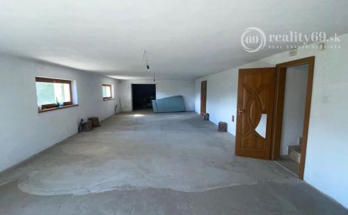 MAĎARSKO - SZENDRO PEKNÝ 5 IZBOVÝ RODINNÝ DOM S TERASOU A GARÁŽOU