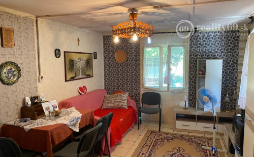 MAĎARSKO - PEKNÝ REKREAČNÝ ZRUB PRI TERMÁLNOM KÚPALISKU.