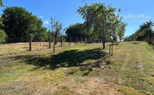 MAĎARSKO - GONCZRUSZKA RD IHNEĎ OBÝVATEĽNÝ V TICHEJ LOKALITE OBCE