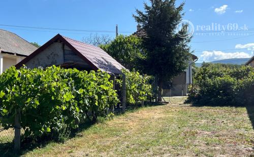 MAĎARSKO - GONCZRUSZKA RD IHNEĎ OBÝVATEĽNÝ V TICHEJ LOKALITE OBCE