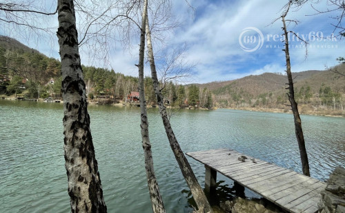 RUŽÍN - ROLOVA HUTA POZEMOK NA VÝSTAVBU CHATY V KRÁSNOM LESNOM PROSTREDÍ.