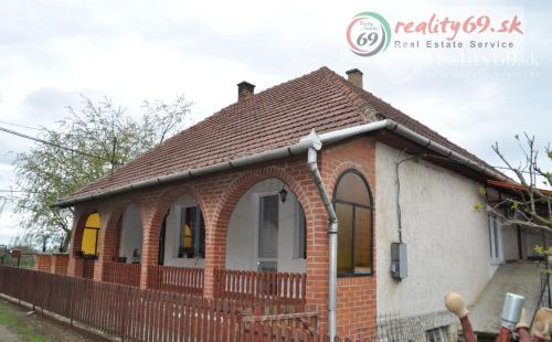 MAĎARSKO - KARCSA RODINNÝ DOM BLÍZKO SLOVENSKÝCH HRANÍC