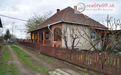 MAĎARSKO - KARCSA RODINNÝ DOM BLÍZKO SLOVENSKÝCH HRANÍC