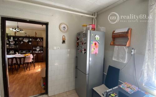 MAĎARSKO - SZENDRO PEKNÝ 5 IZBOVÝ POSCHODOVÝ RODINNÝ DOM S GARÁŽOU