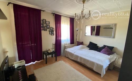 MAĎARSKO - SZENDRO PEKNÝ 5 IZBOVÝ POSCHODOVÝ RODINNÝ DOM S GARÁŽOU