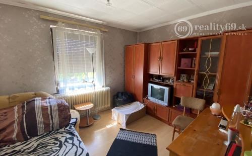 MAĎARSKO - SZENDRO PEKNÝ 5 IZBOVÝ POSCHODOVÝ RODINNÝ DOM S GARÁŽOU