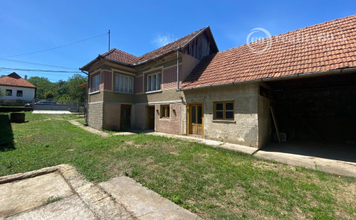 MAĎARSKO - TOP LOKALITA SZOGLIGET PEKNÝ RODINNÝ DOM