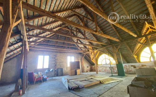 MAĎARSKO - AGGTELEK VYHĽADÁVANÁ LOKALITA 3 IZBOVÝ RODINNÝ DOM